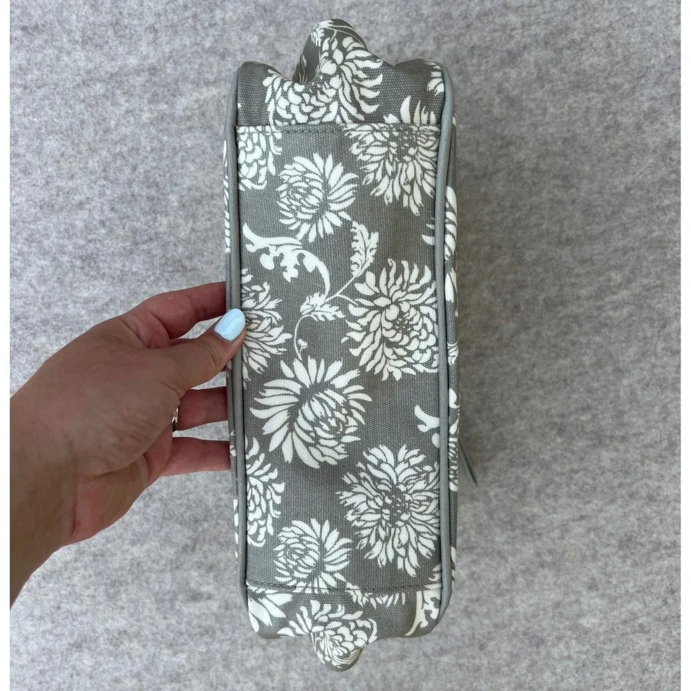 Petunia Pickle Bottom Diaper Wallet Clutch‎ Grey Good Floral Embroidered